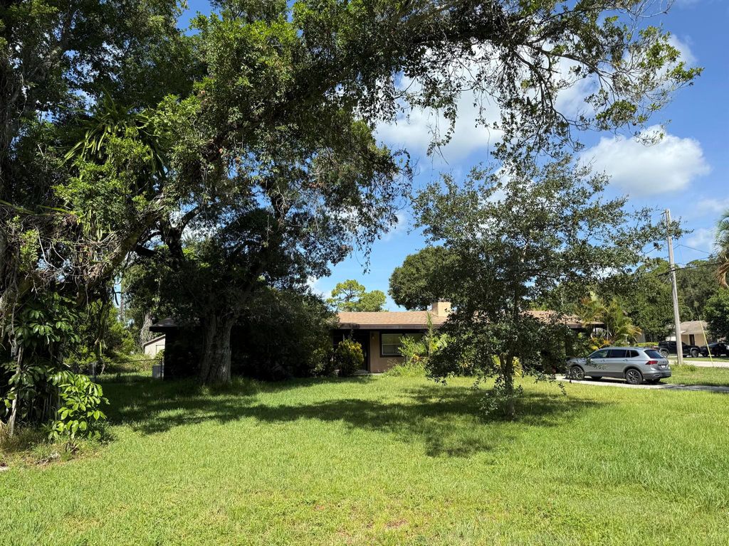 Photo of 1001 Tortugas Avenue, Fort Pierce, FL 34982 (MLS # R11113247)
