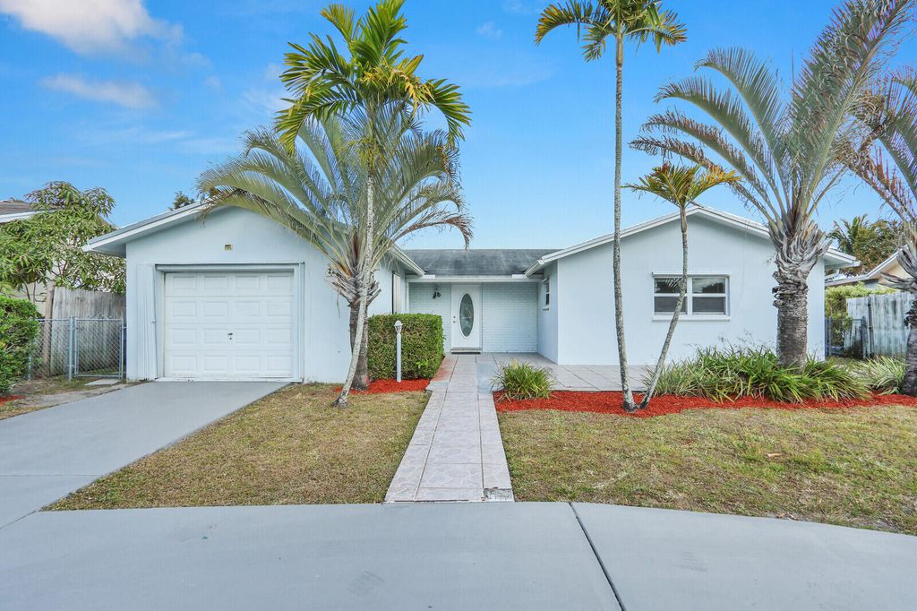 Photo of 22600 SW 65th Way, Boca Raton, FL 33428 (MLS # R11162525)