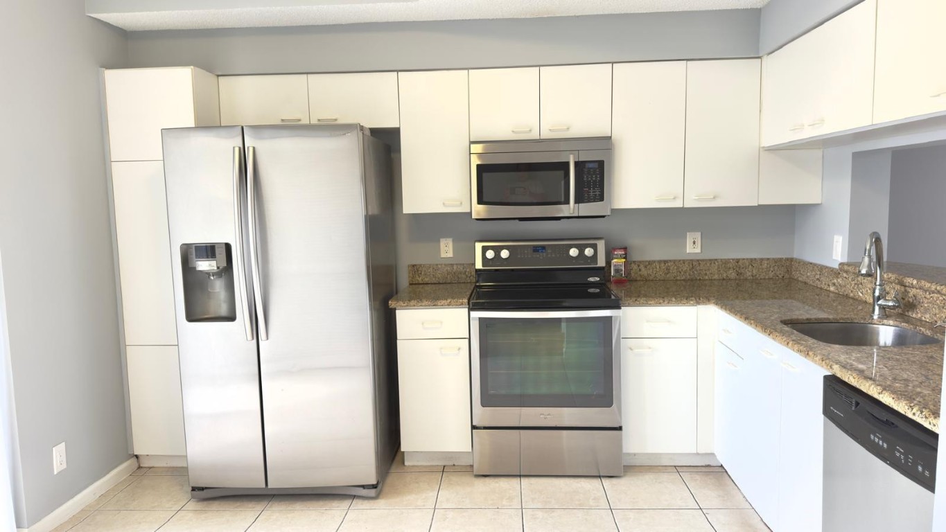 CORAL REEF CLUB - Residential