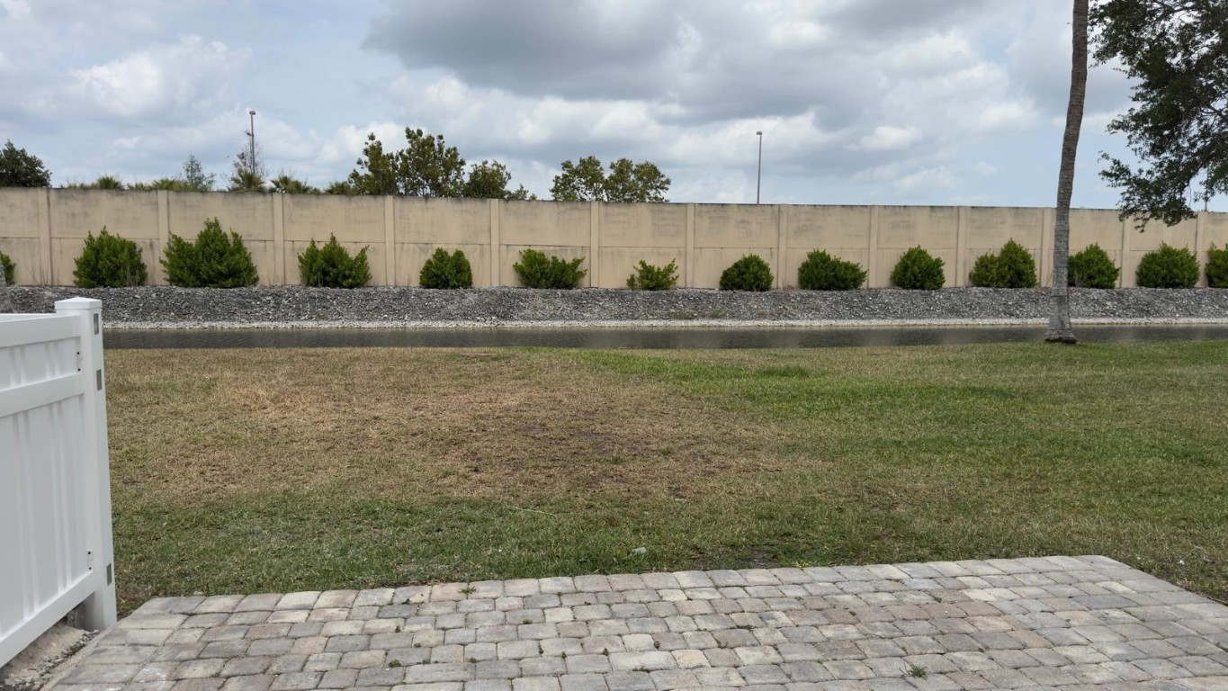 CORAL REEF CLUB - Residential