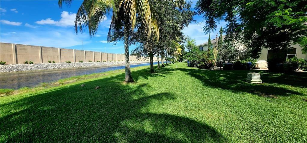 CORAL REEF CLUB - Residential