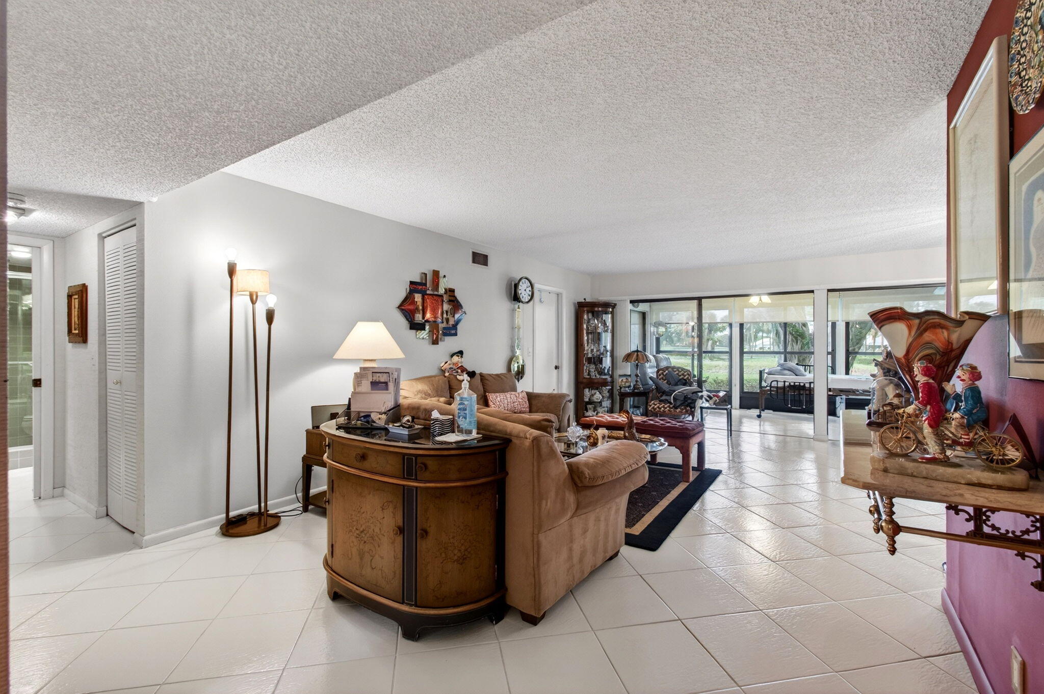 5561 Fairway Park Drive 104
