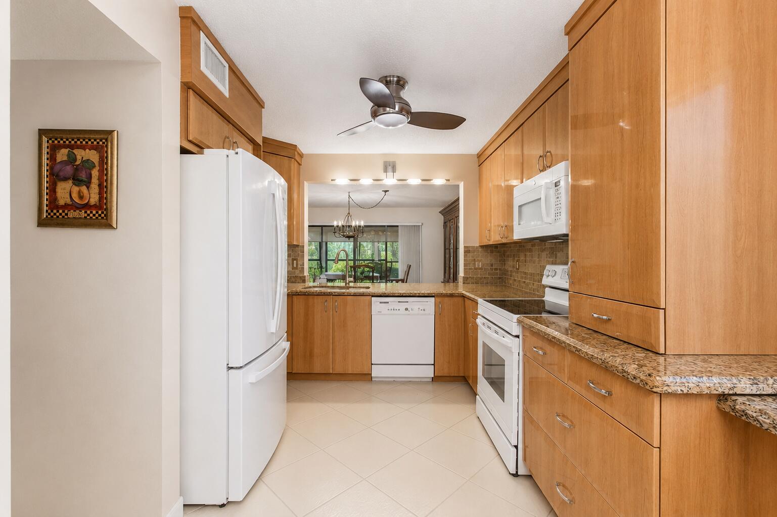Properties | Stephanie Kaufman 5561 Fairway Park Drive 104