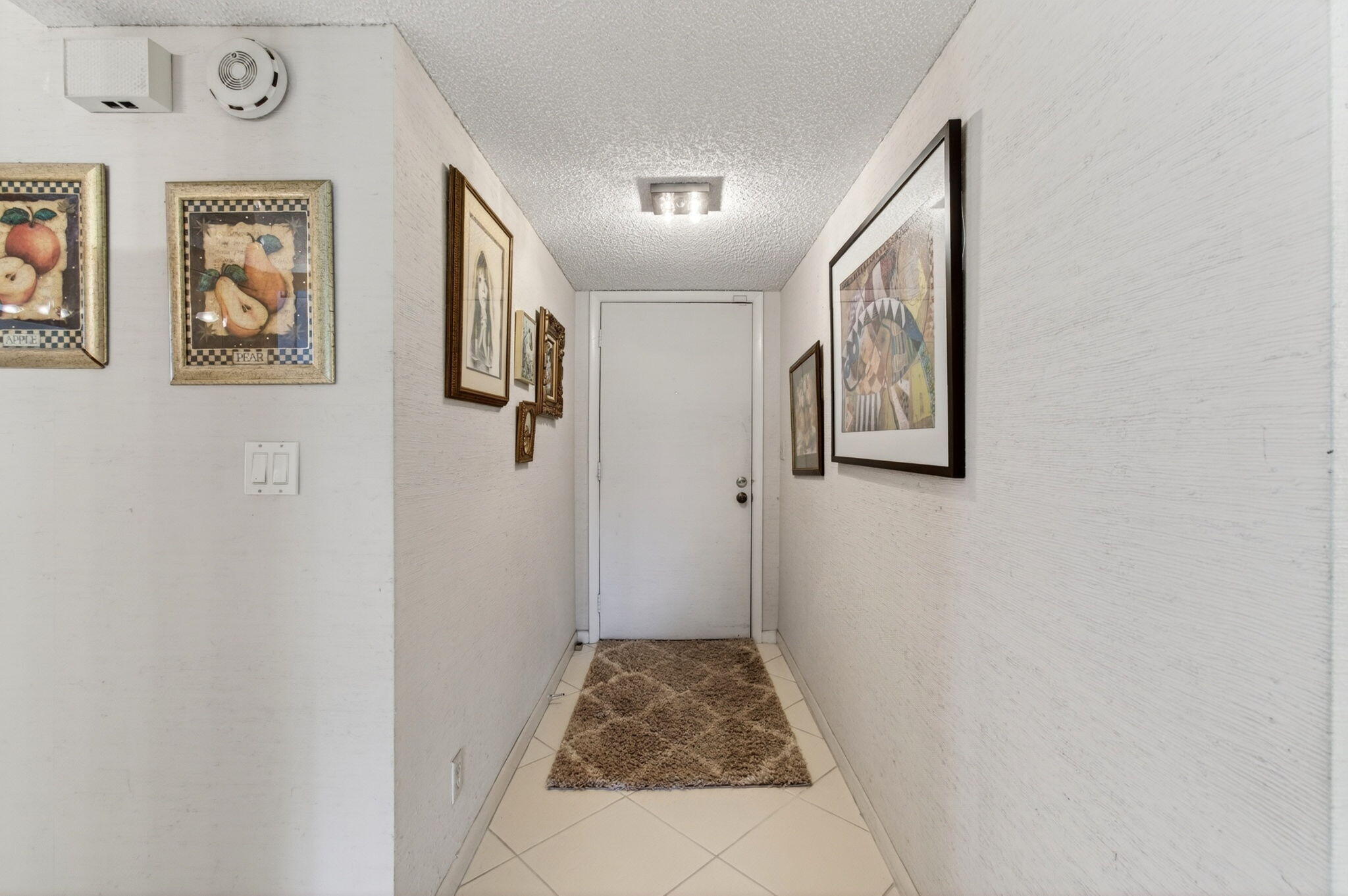 5561 Fairway Park Drive 104