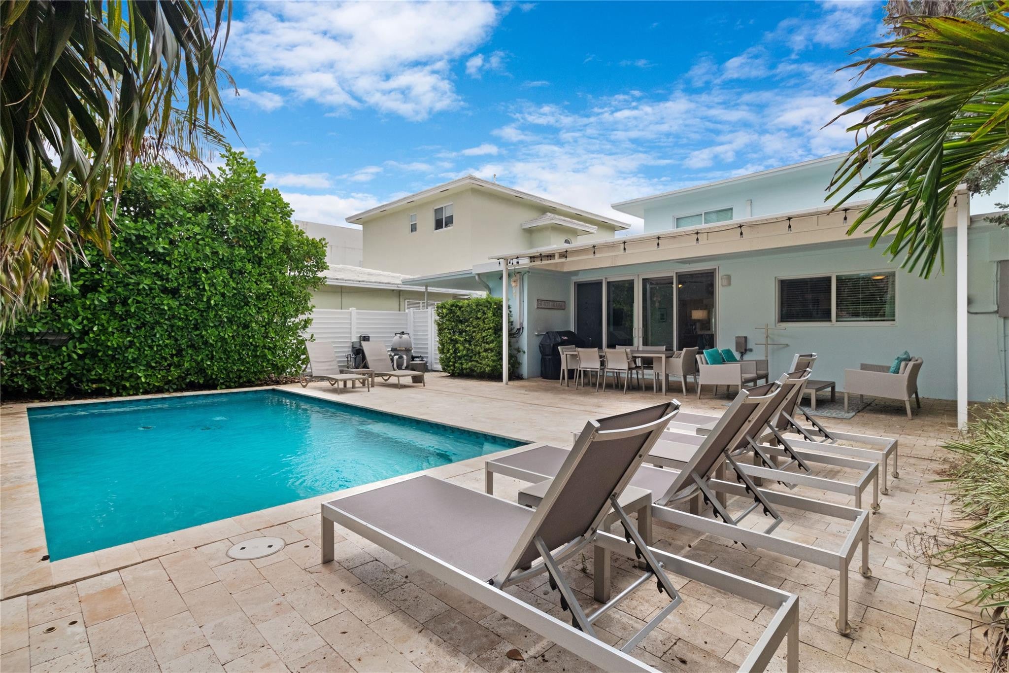 3321 NE 16th Court