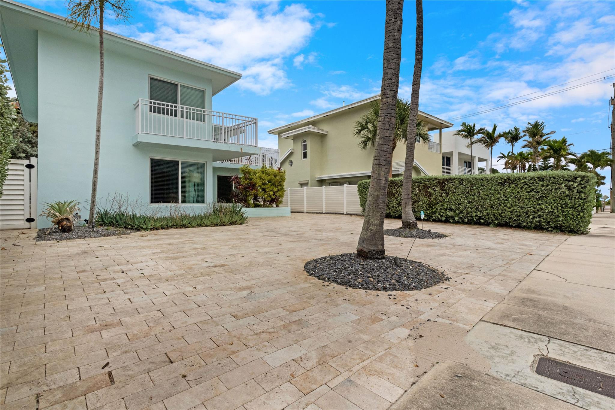 3321 NE 16th Court