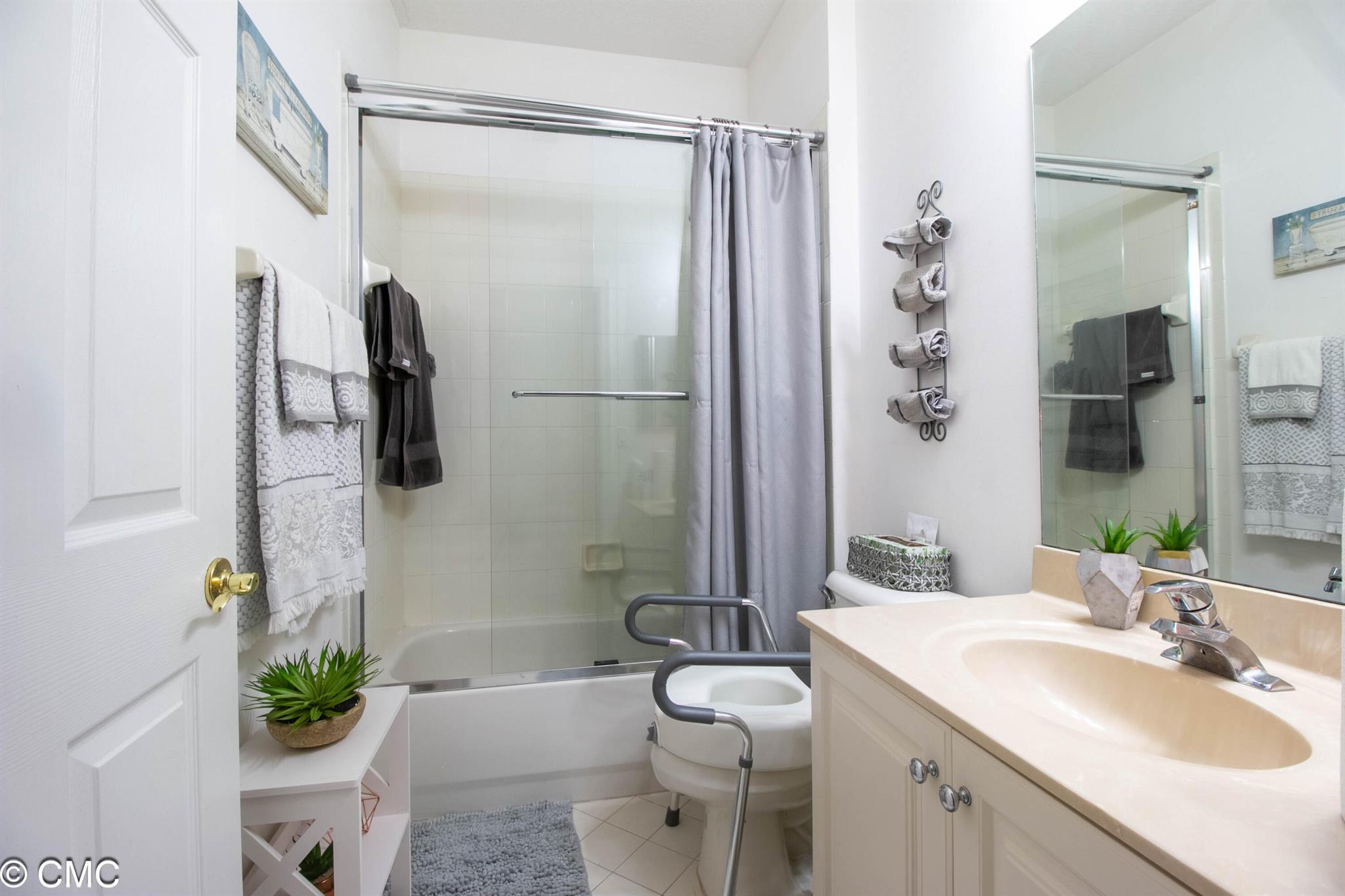 MADISON GREEN 1 - Residential