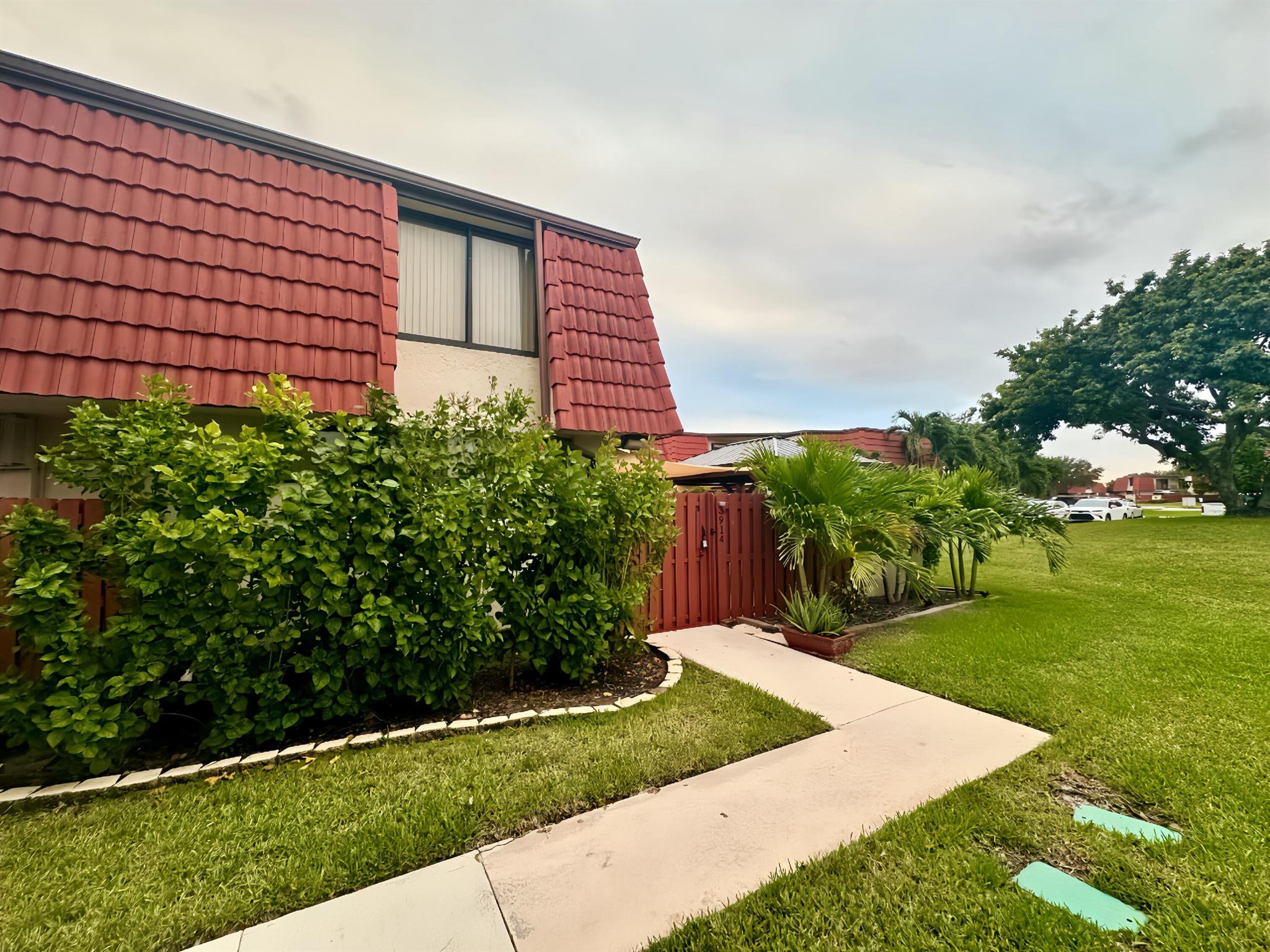 SOMERSET - Residential