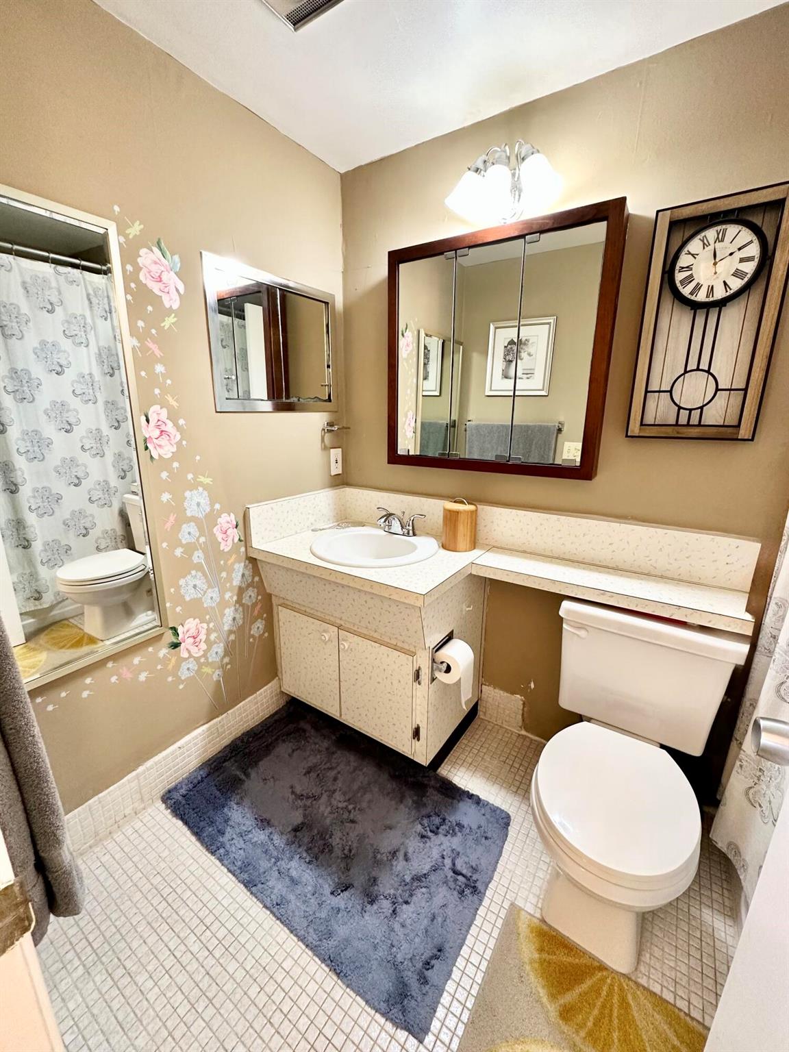 STERLING VILLAGE 740 COND - Residential