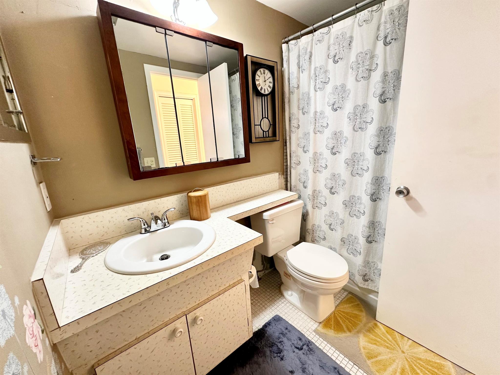 STERLING VILLAGE 740 COND - Residential