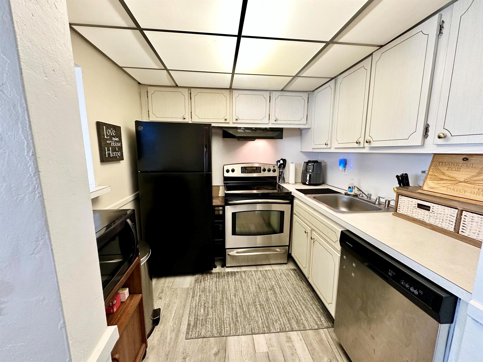 STERLING VILLAGE 740 COND - Residential