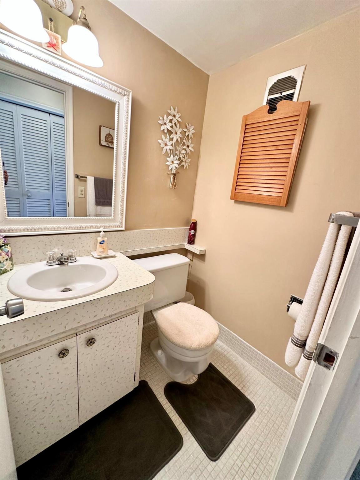 STERLING VILLAGE 740 COND - Residential