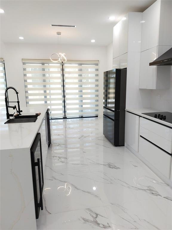 North Hollywood 4-1 B - Residential