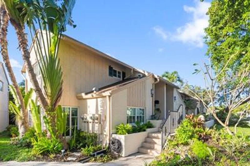 Photo of 681 Kensington Place #D101, Fort Lauderdale, FL 33305 (MLS # F10544735)