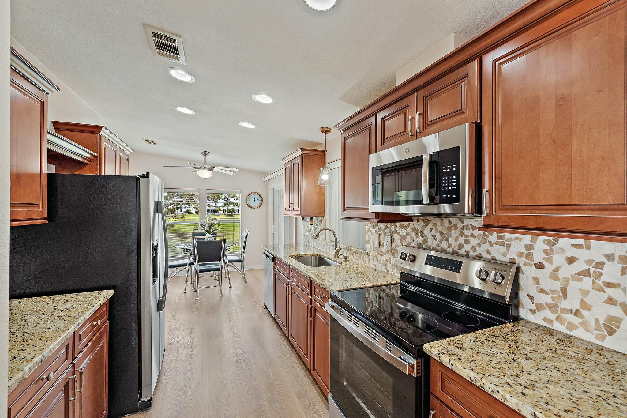 EAGLE'S RETREAT AT SAVANN - Residential