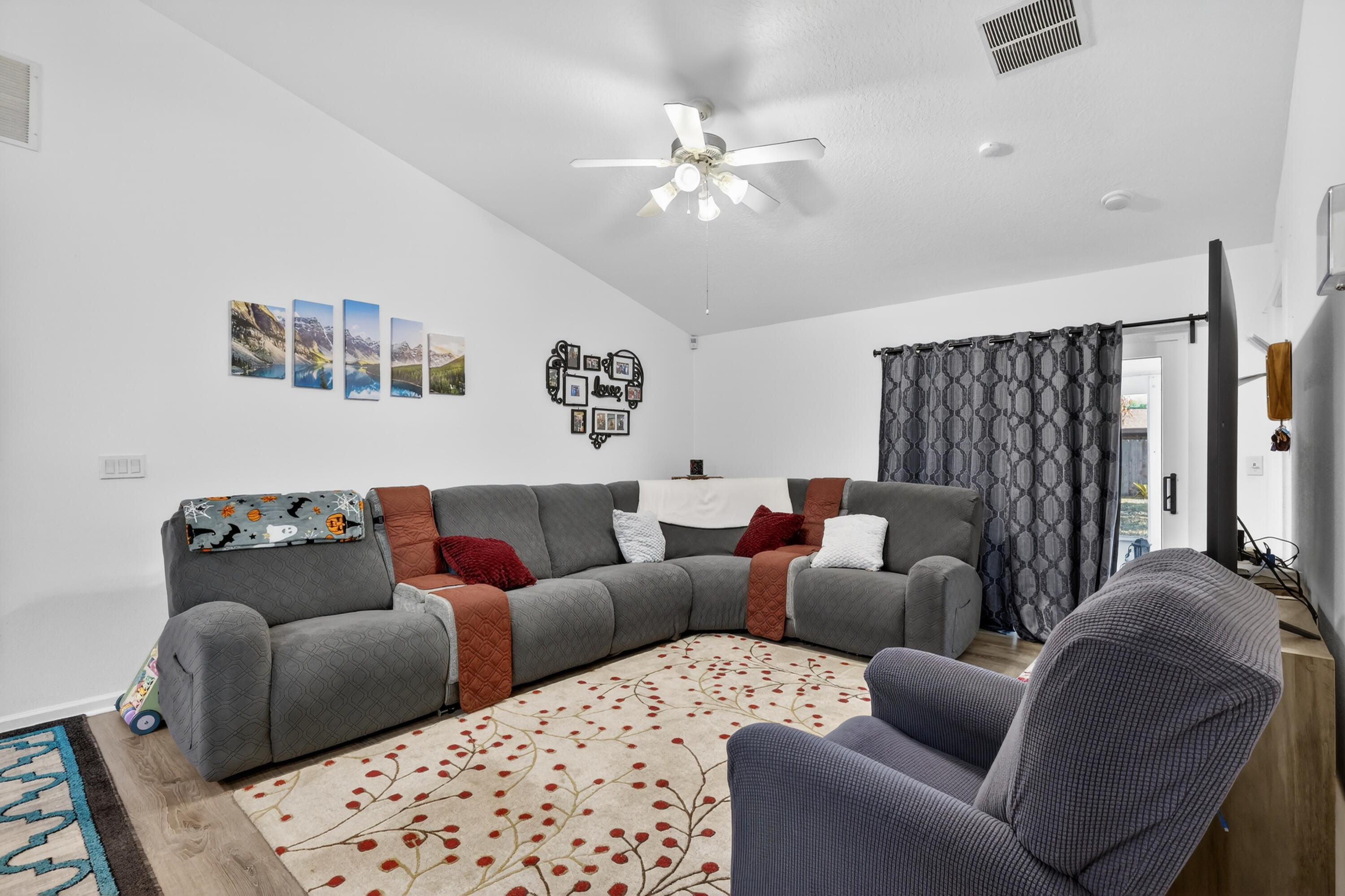 PORT ST LUCIE SECTION 3 - Residential