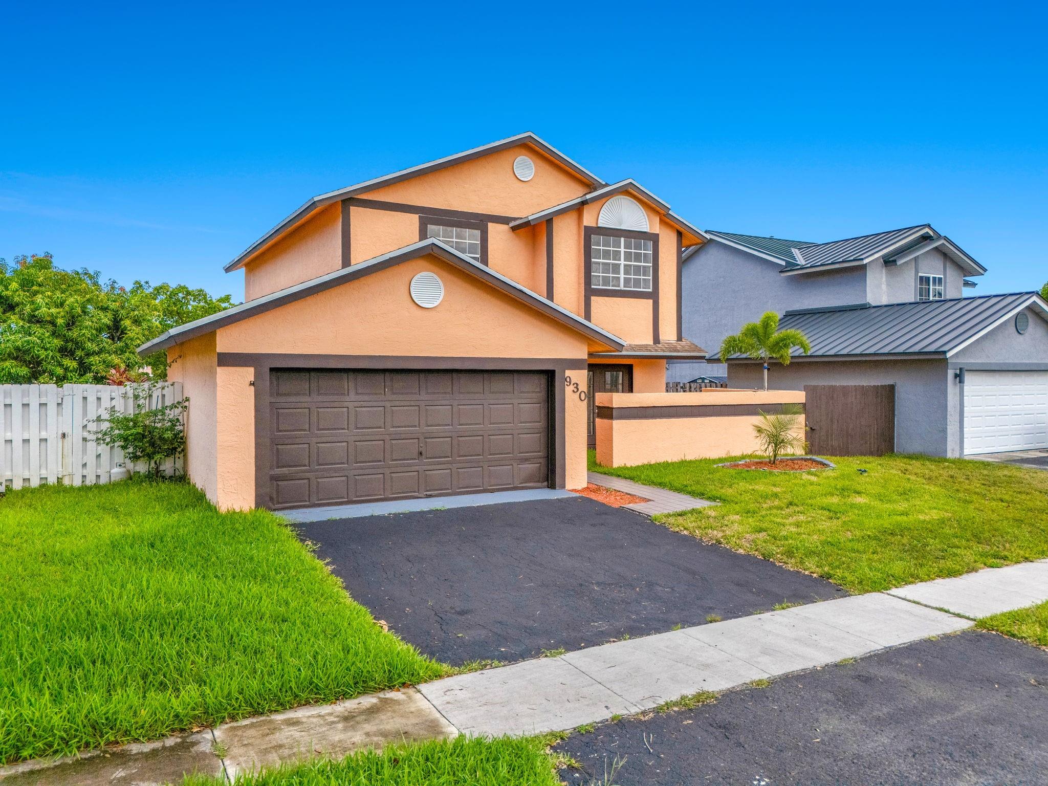 930 SW 99th Ave