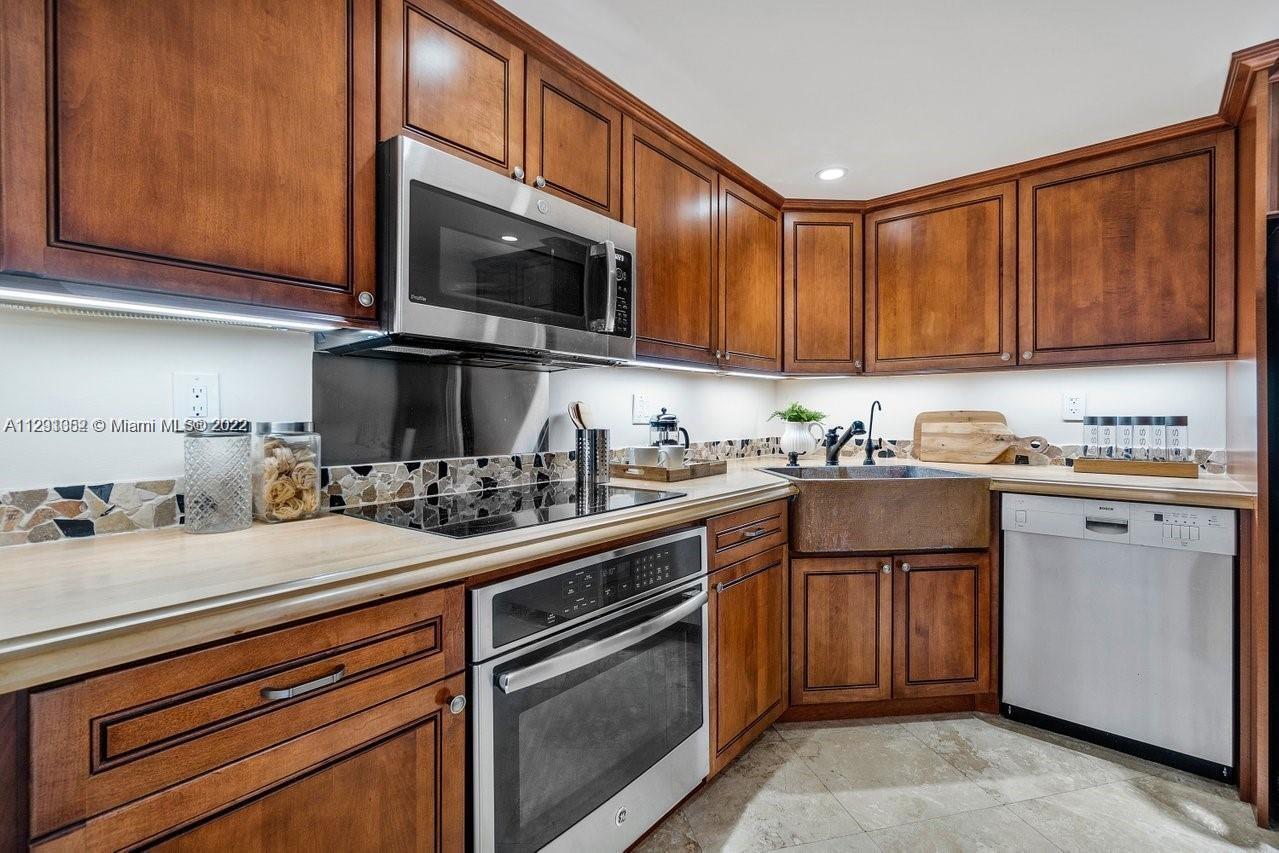 TRIANON CONDO - Residential Lease