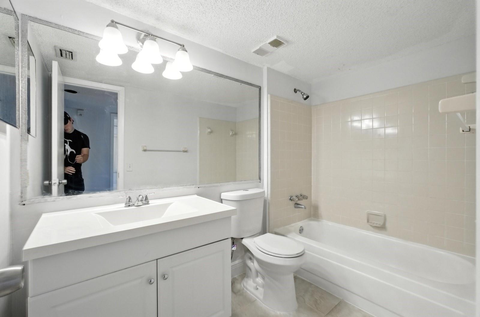 4281 W Mcnab Rd 16