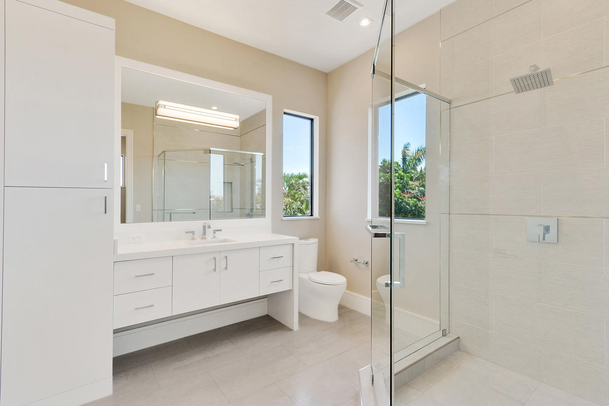 ROYAL PALM YACHT & COUNTR - Residential