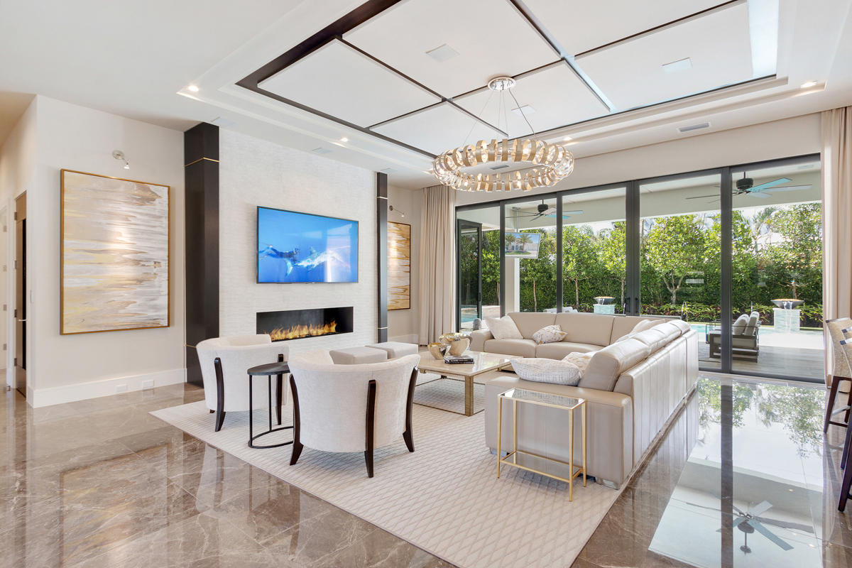 ROYAL PALM YACHT & COUNTR - Residential