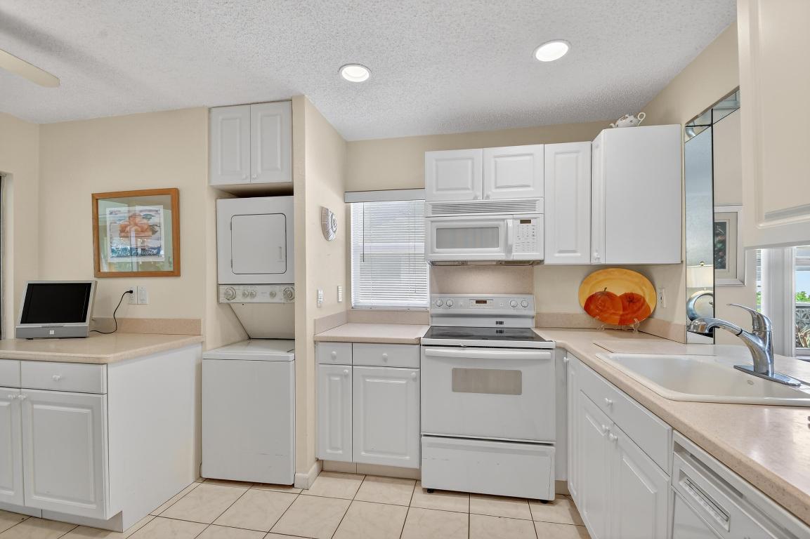 Banyan Springs - Residential