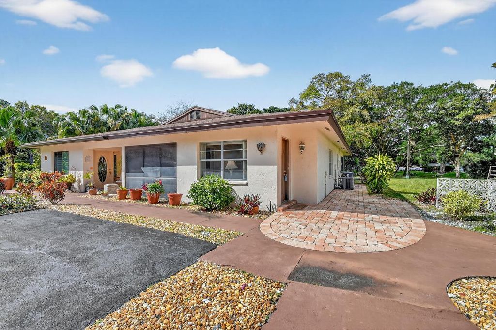 Photo of 5199 Rose Hill Drive, Boynton Beach, FL 33437 (MLS # R11156763)