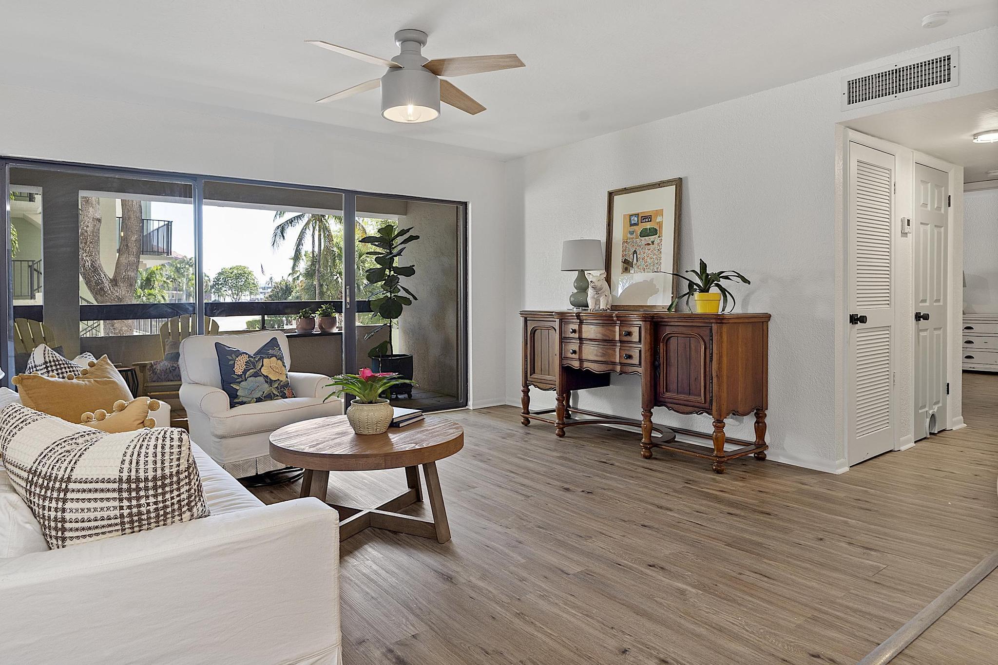 LANDINGS CONDO - Residential