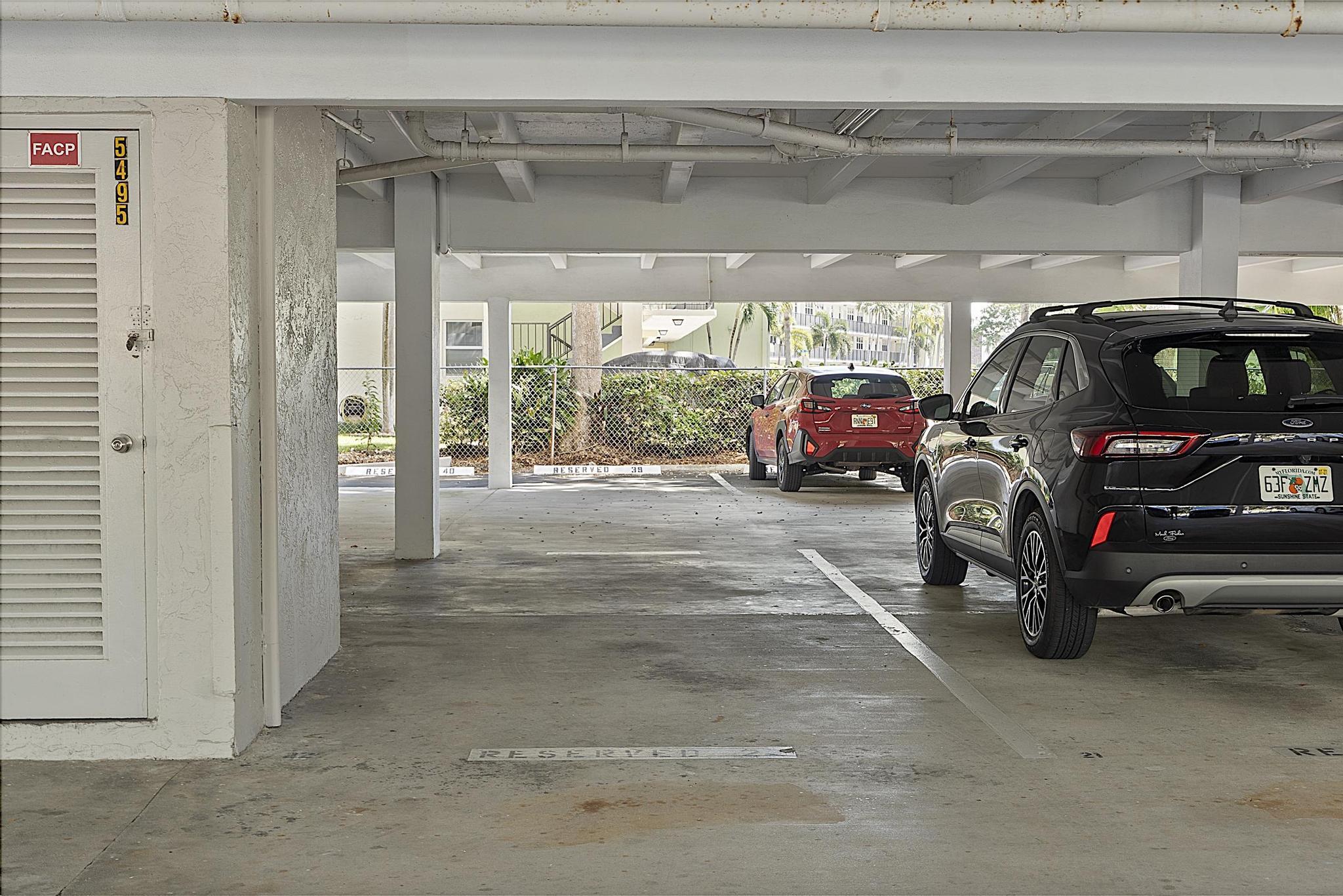 LANDINGS CONDO - Residential