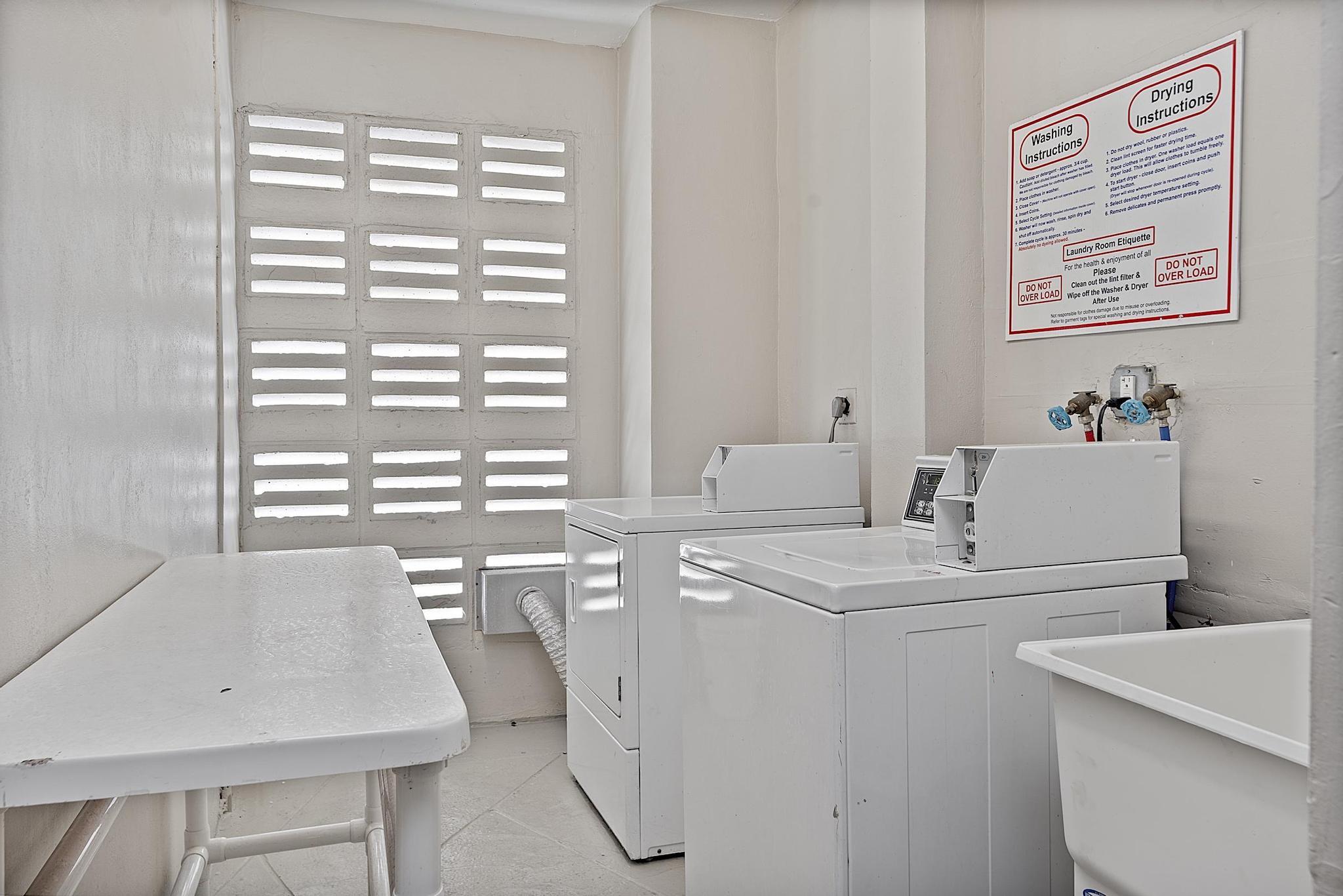 LANDINGS CONDO - Residential