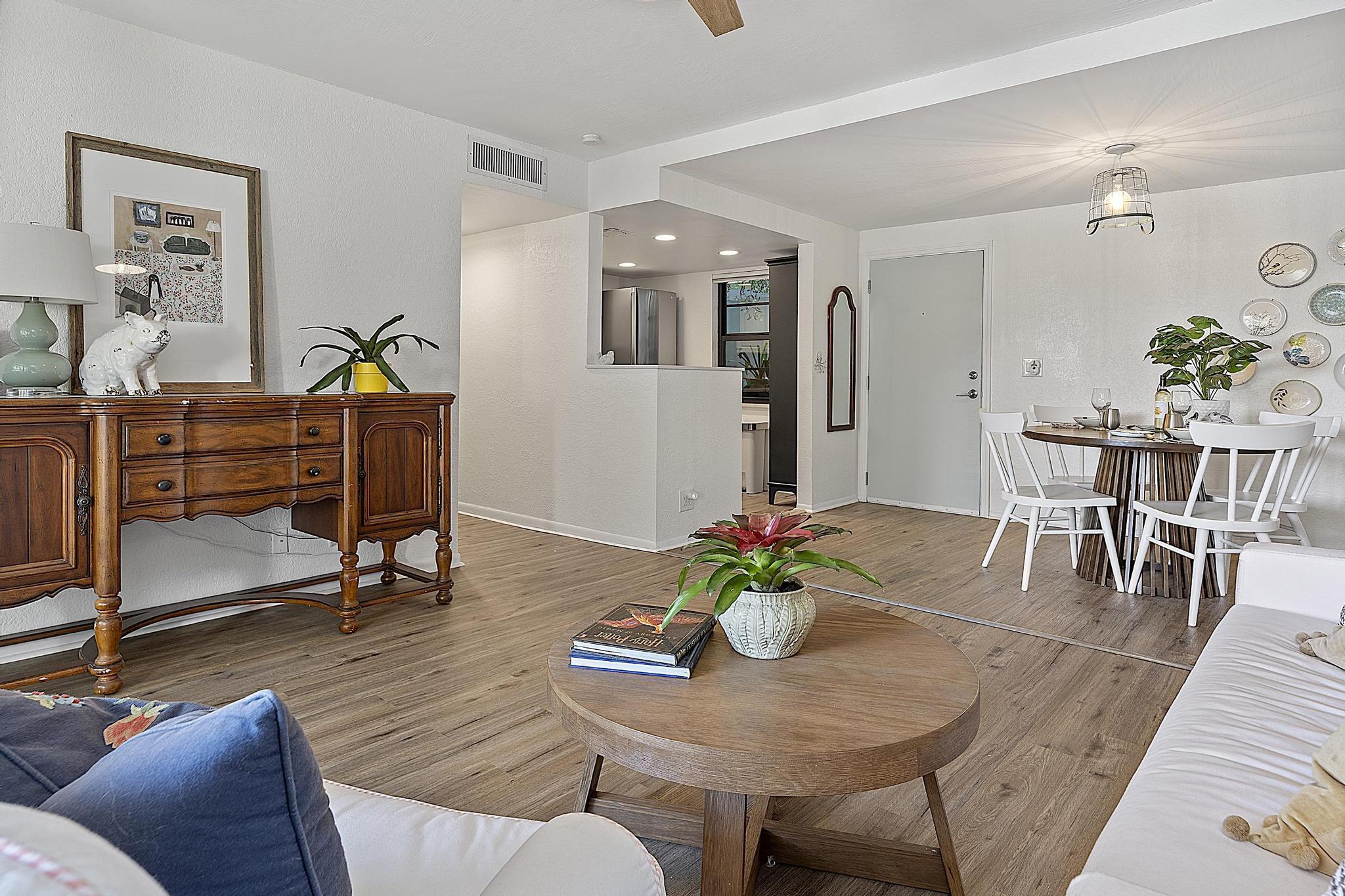 LANDINGS CONDO - Residential