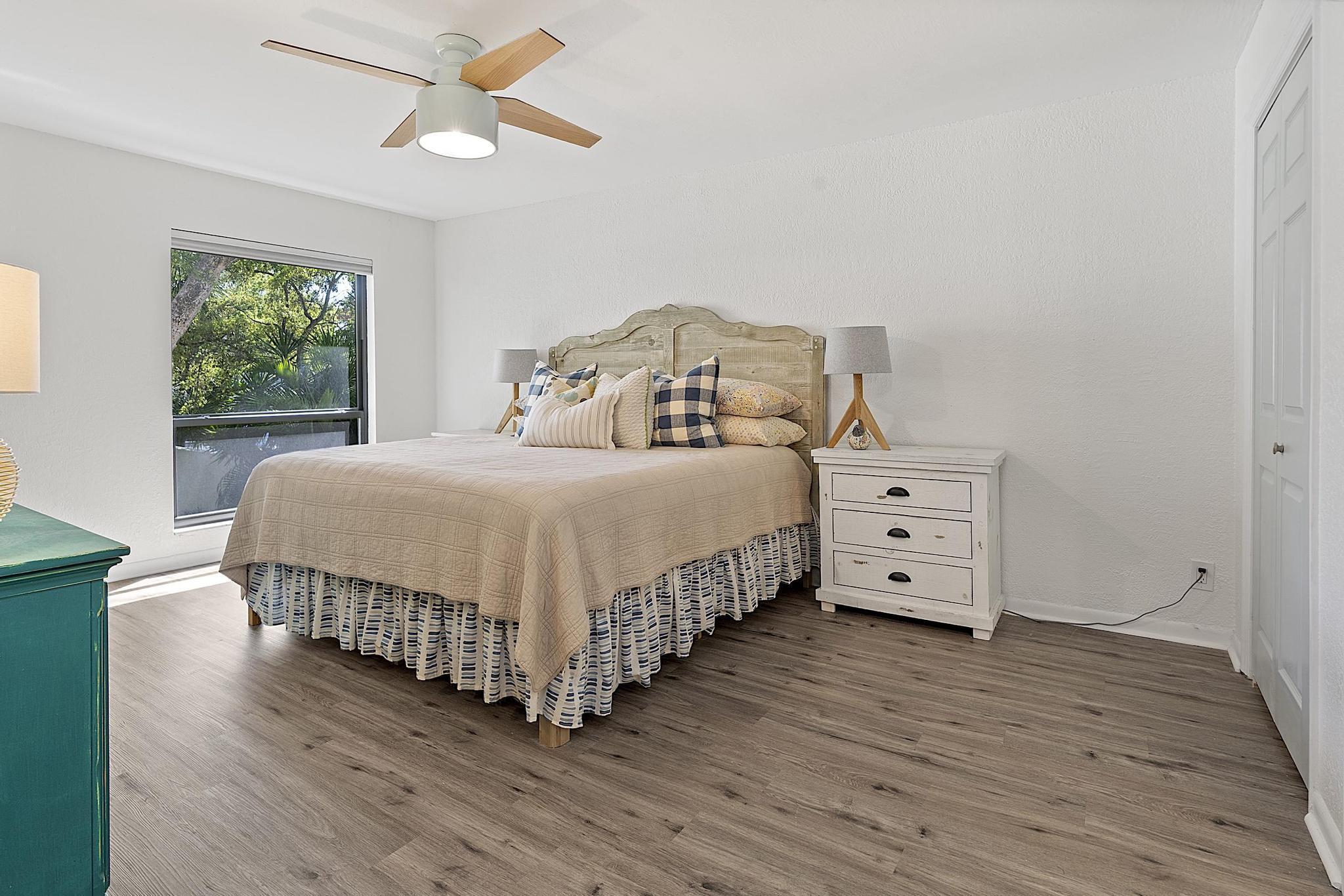 LANDINGS CONDO - Residential