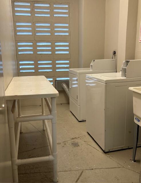 LANDINGS CONDO - Residential