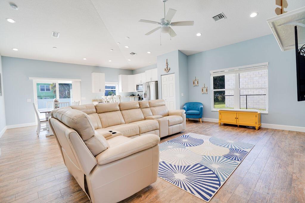 CORAL COVE BEACH SECTION 1 - Residential