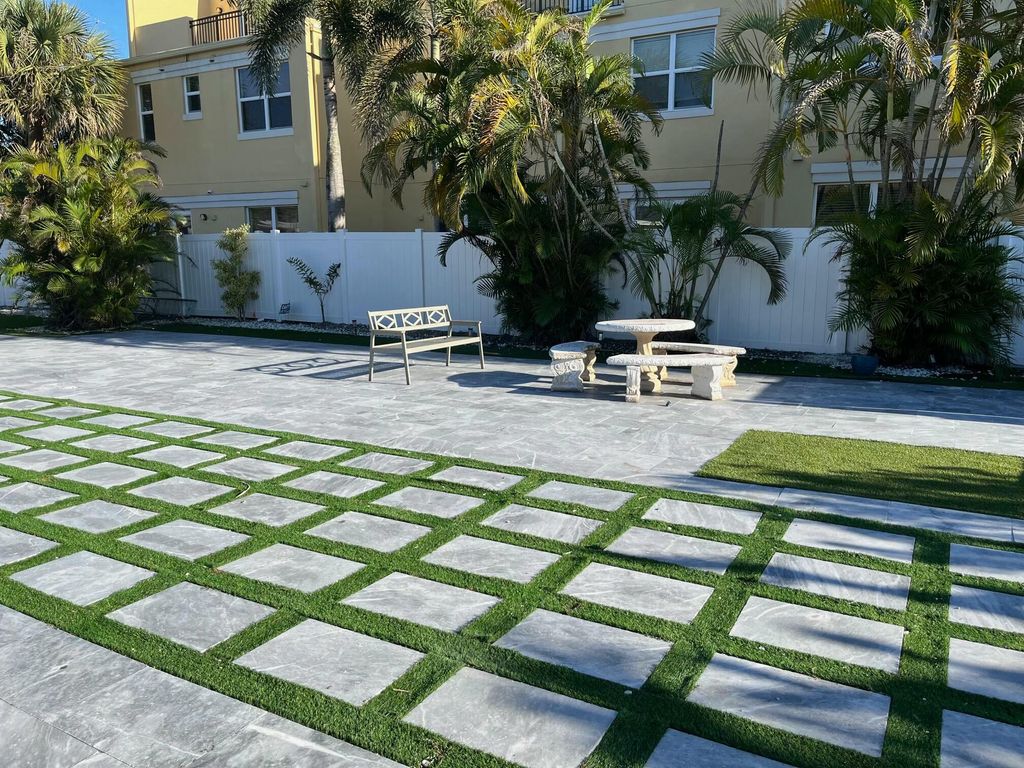 Photo of 1108 NE 16th Terrace #1 (c), Fort Lauderdale, FL 33304 (MLS # B26008522)