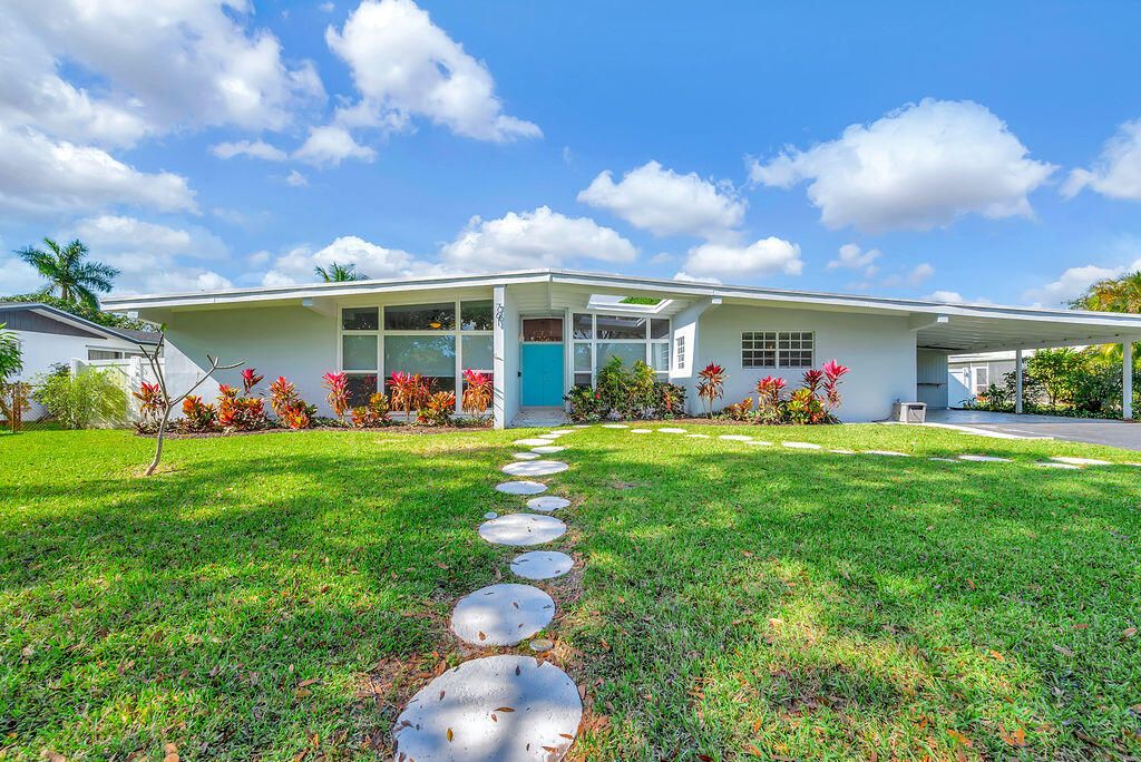 Photo of 761 NW 67th Avenue, Plantation, FL 33317 (MLS # R10857770)