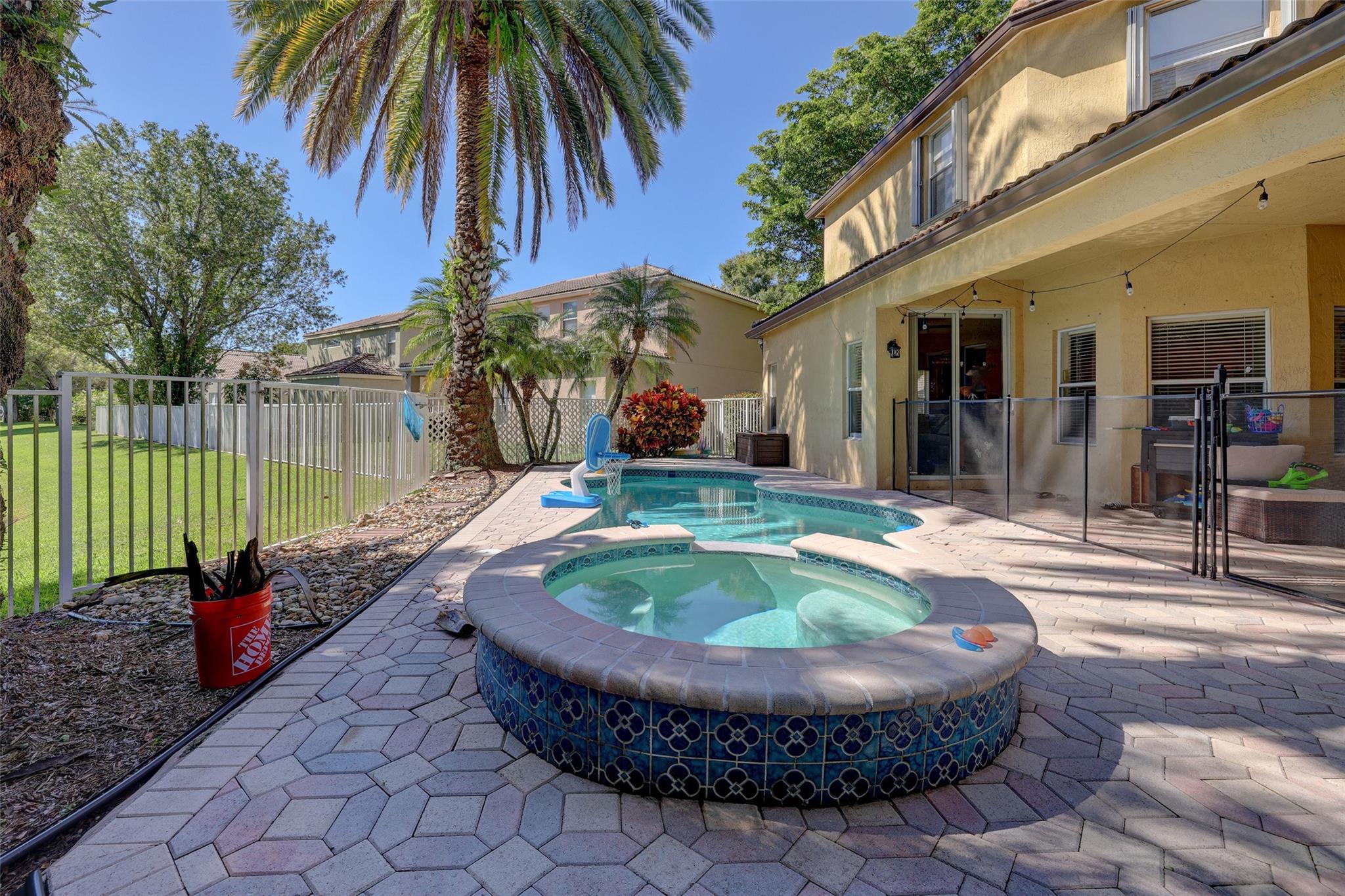 Victoria Isles - Residential