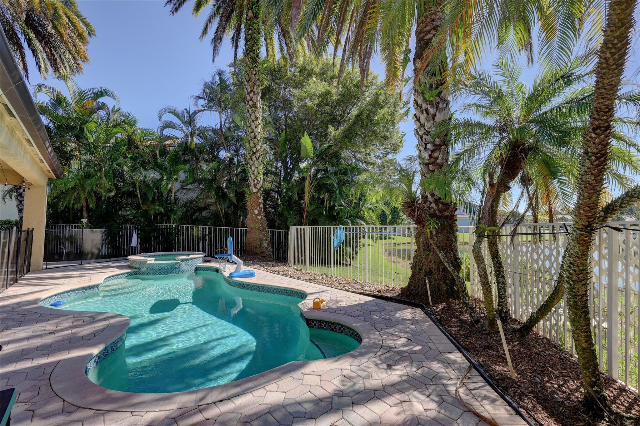Victoria Isles - Residential