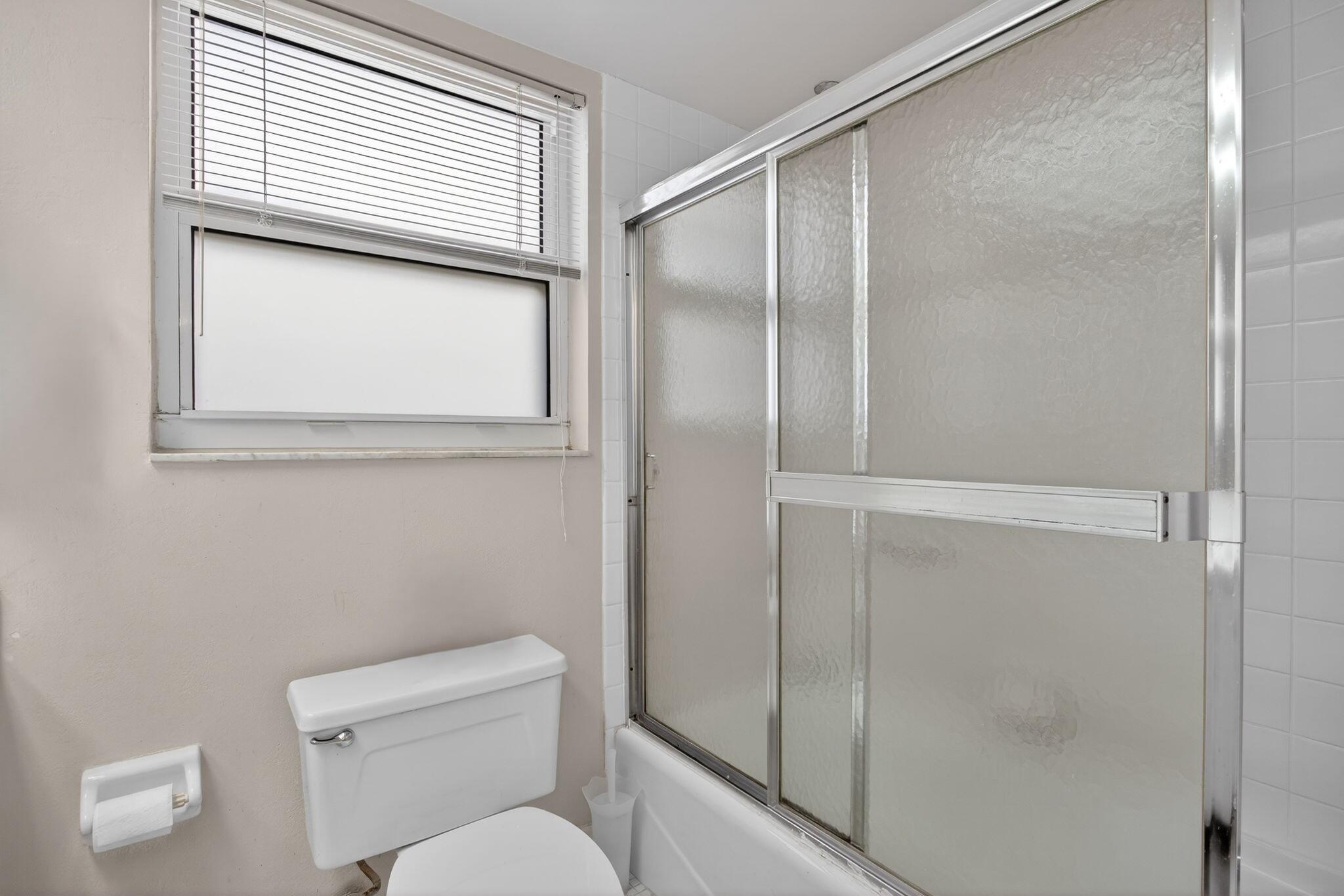 NO 114 PALM-AIRE COUNTRY CLUB - Residential