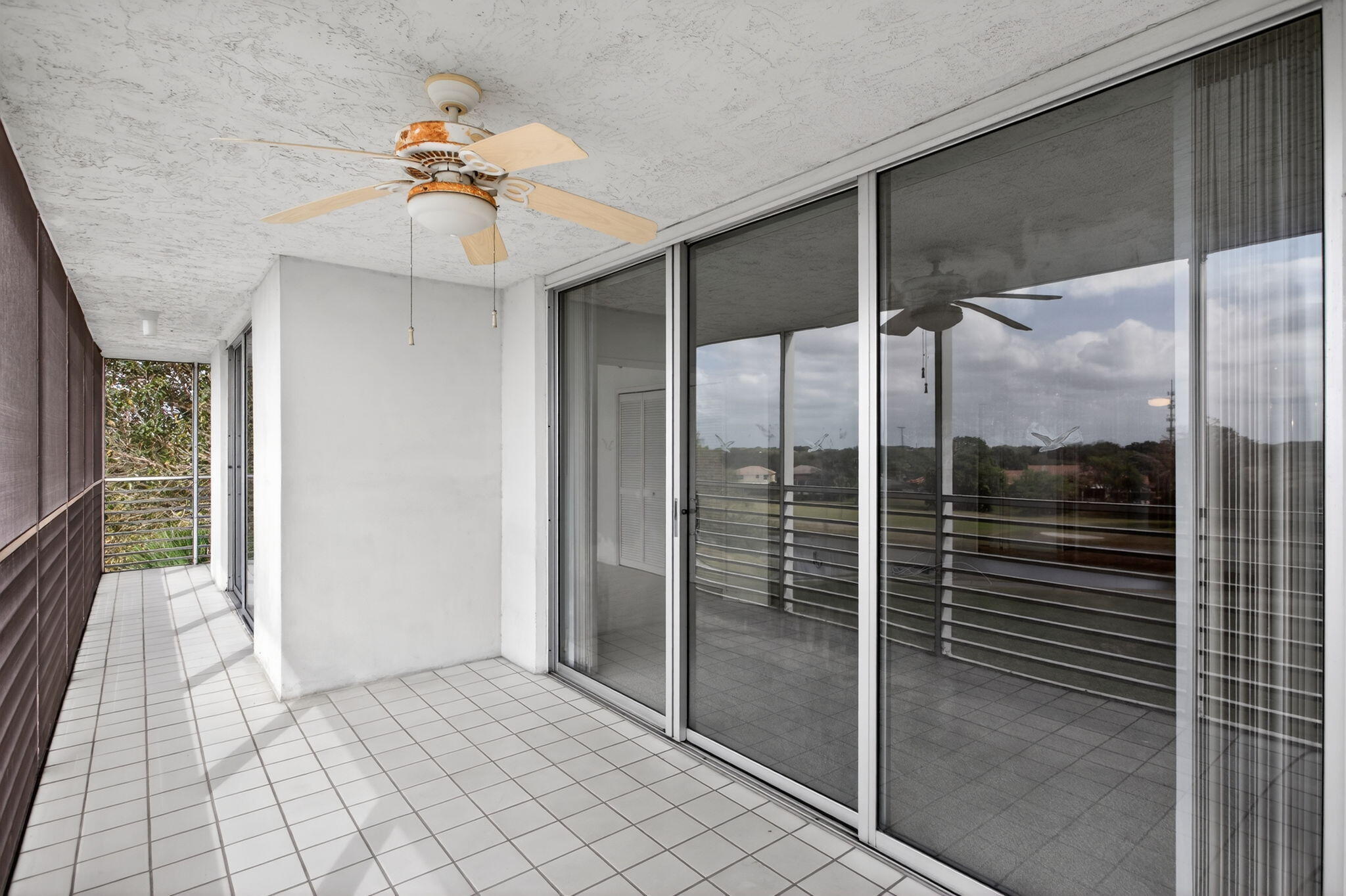 NO 114 PALM-AIRE COUNTRY CLUB - Residential