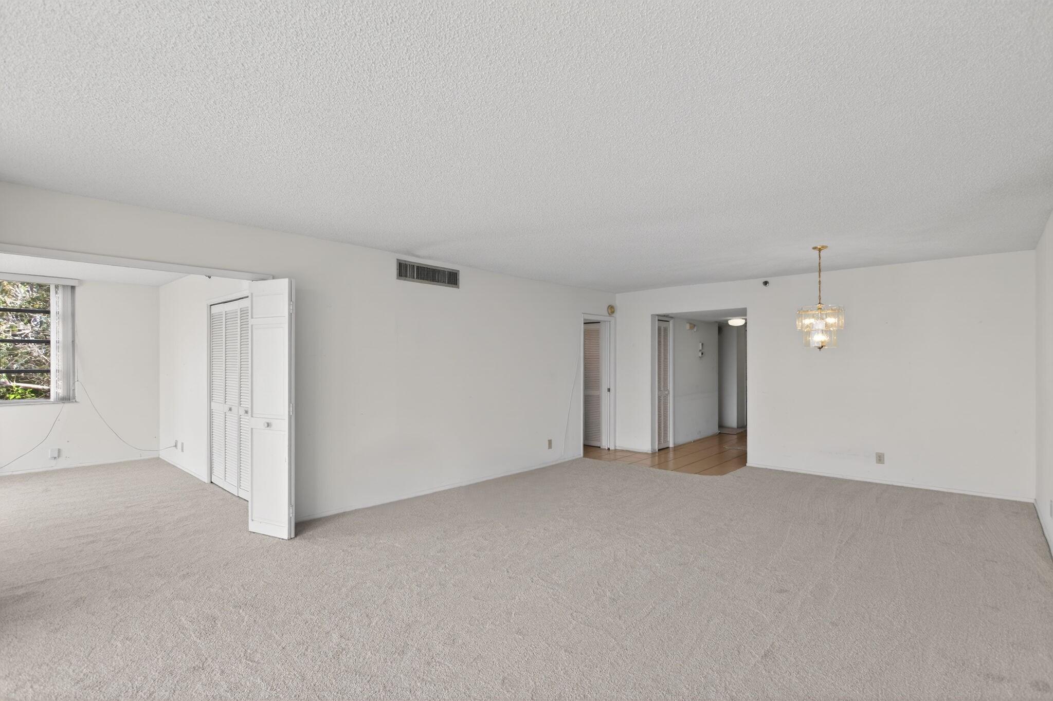 NO 114 PALM-AIRE COUNTRY CLUB - Residential