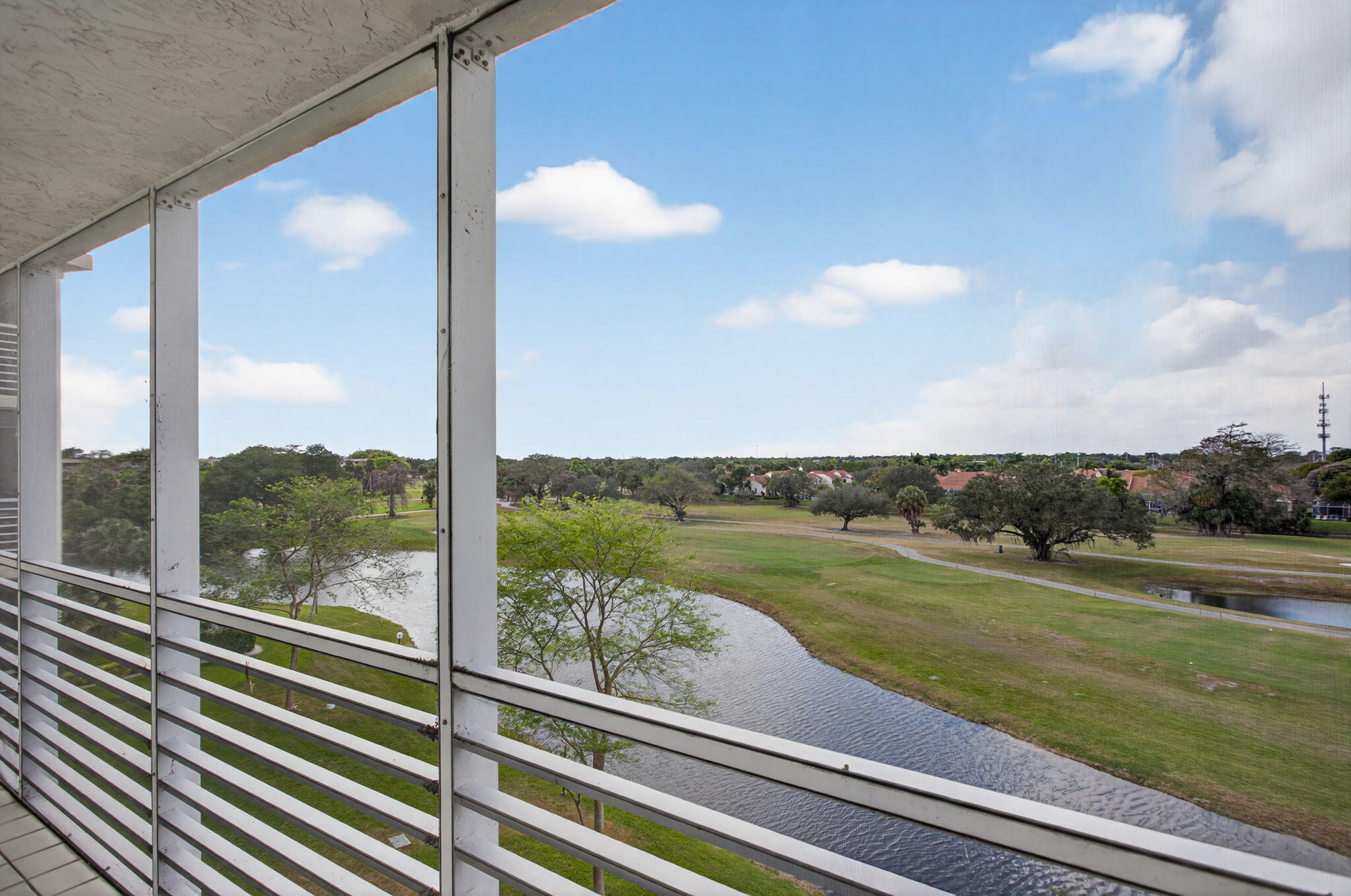 NO 114 PALM-AIRE COUNTRY CLUB - Residential