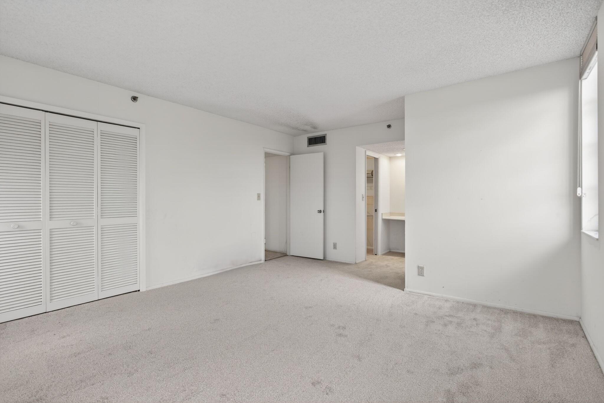 NO 114 PALM-AIRE COUNTRY CLUB - Residential