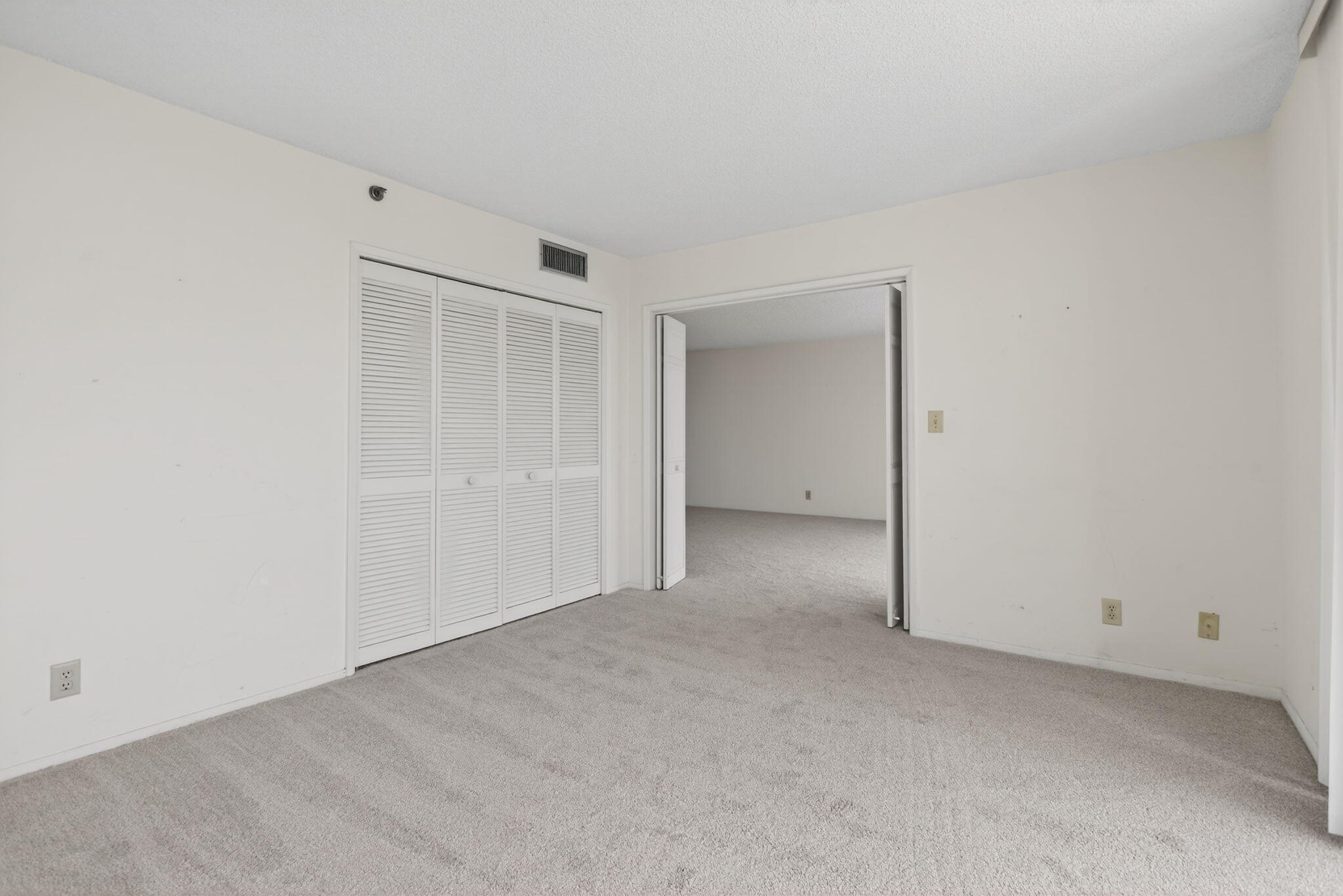 NO 114 PALM-AIRE COUNTRY CLUB - Residential