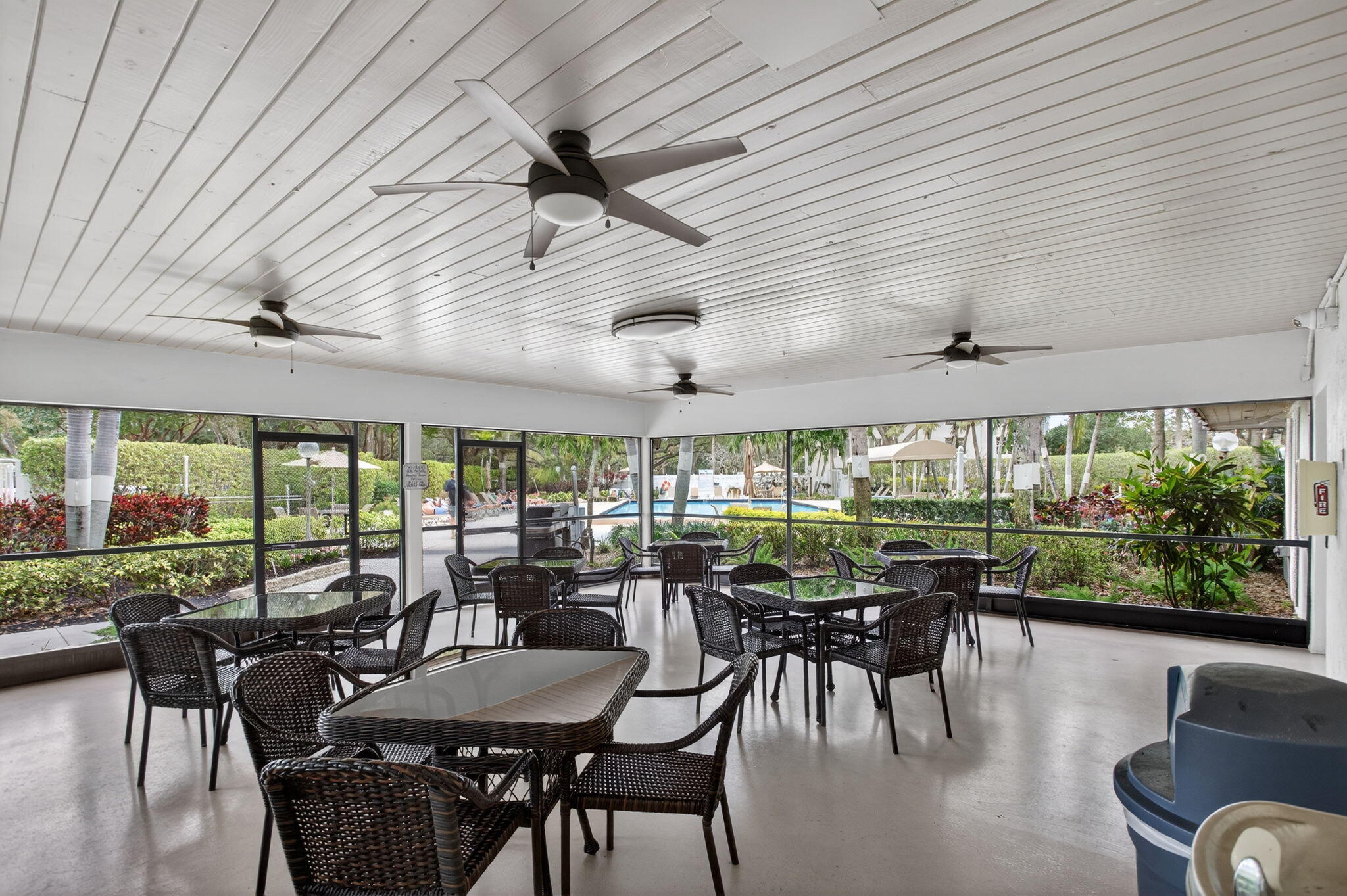 NO 114 PALM-AIRE COUNTRY CLUB - Residential