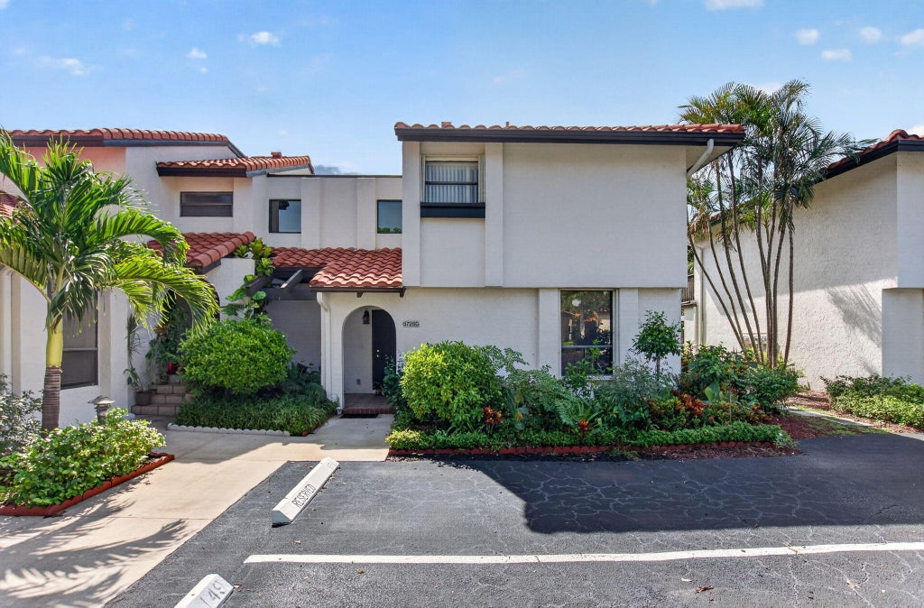 Photo of 5726 FOX HOLLOW Drive #G, Boca Raton, FL 33486 (MLS # B26071339)