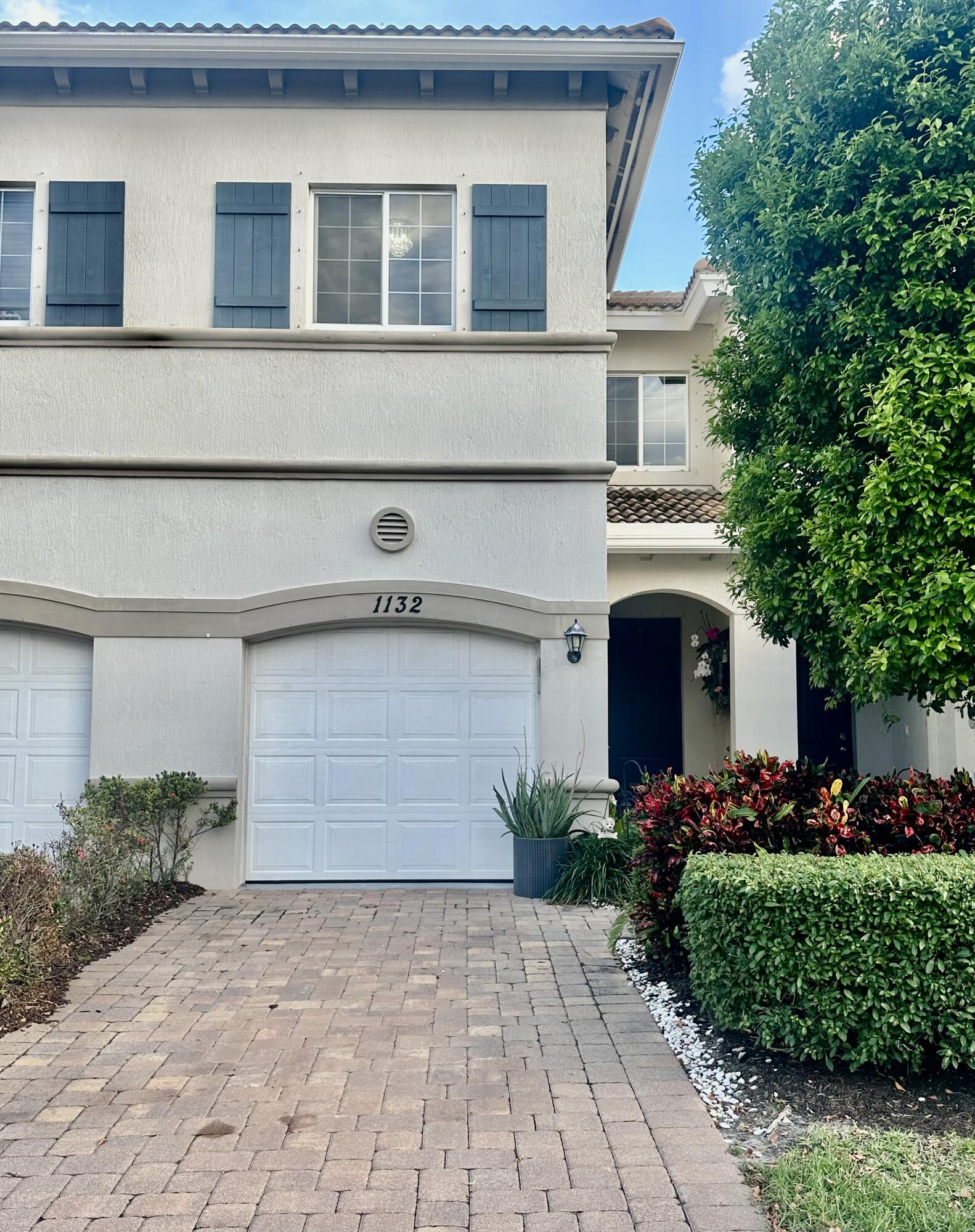 1132 Vermilion Drive