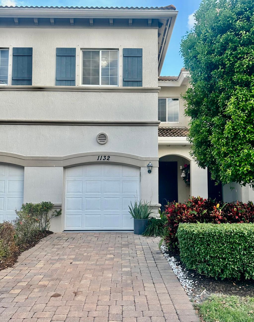 Photo of 1132 Vermilion Drive, Lake Worth Beach, FL 33461 (MLS # B26021556)