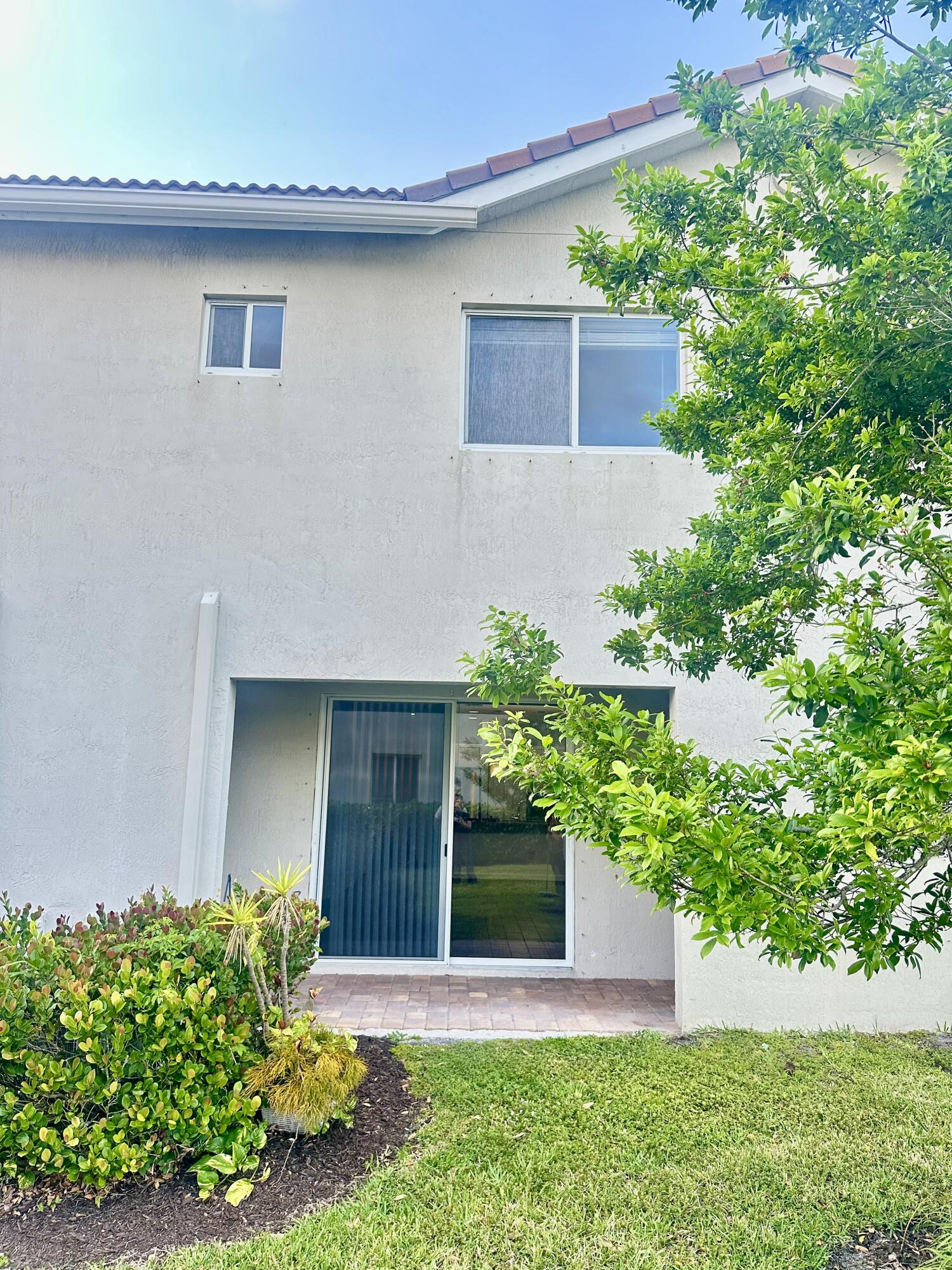 1132 Vermilion Drive