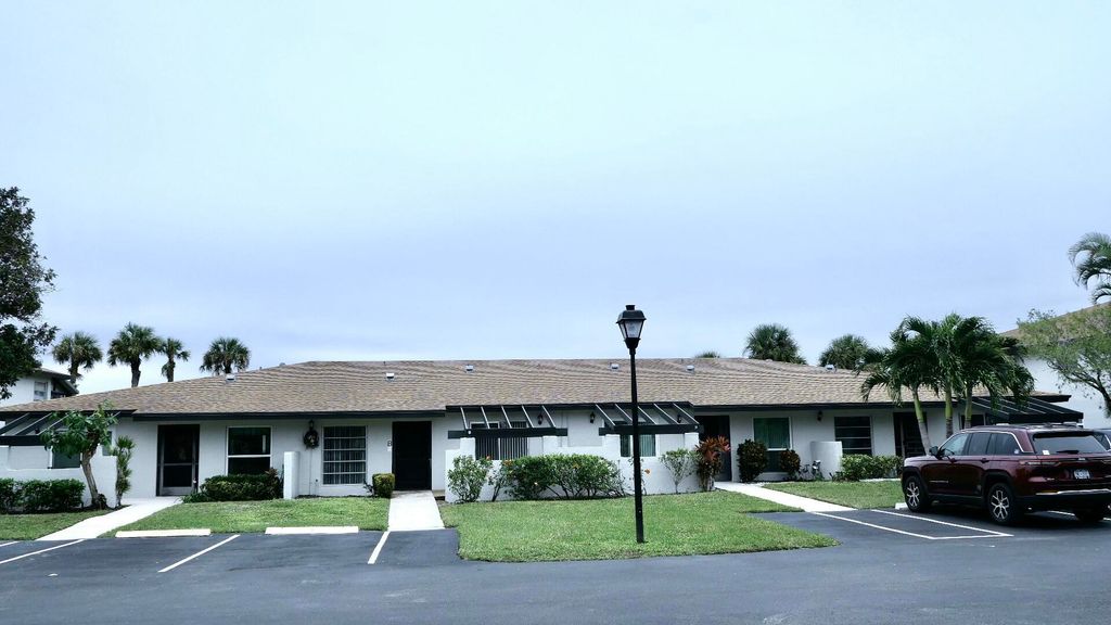 Photo of 13152 Sentry Palm Court #B, Delray Beach, FL 33484 (MLS # R11055444)